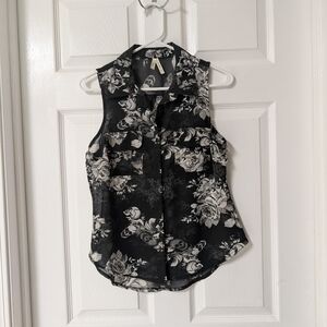 Truth Monochrome Floral Sleeveless Blouse